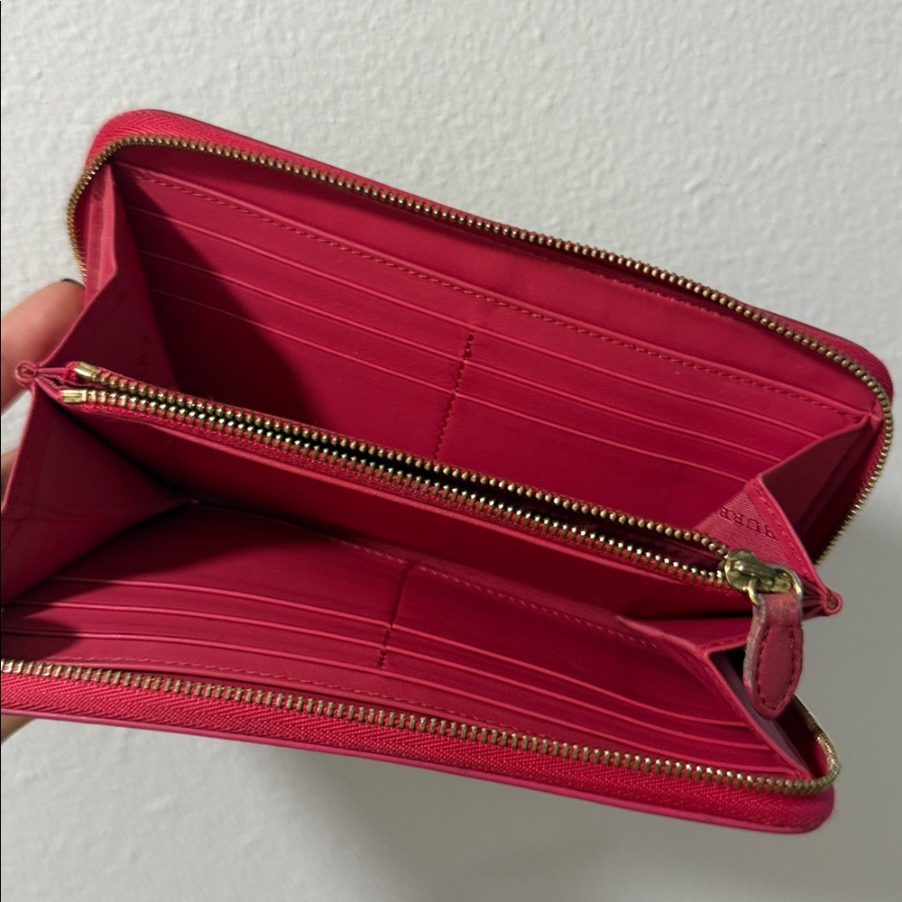 Burberry Red Wallet with Iconic Check Pattern - Picture 11 of 17